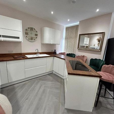 Strawberry Fields Suite By Sasco Apartments Blackpool Luaran gambar