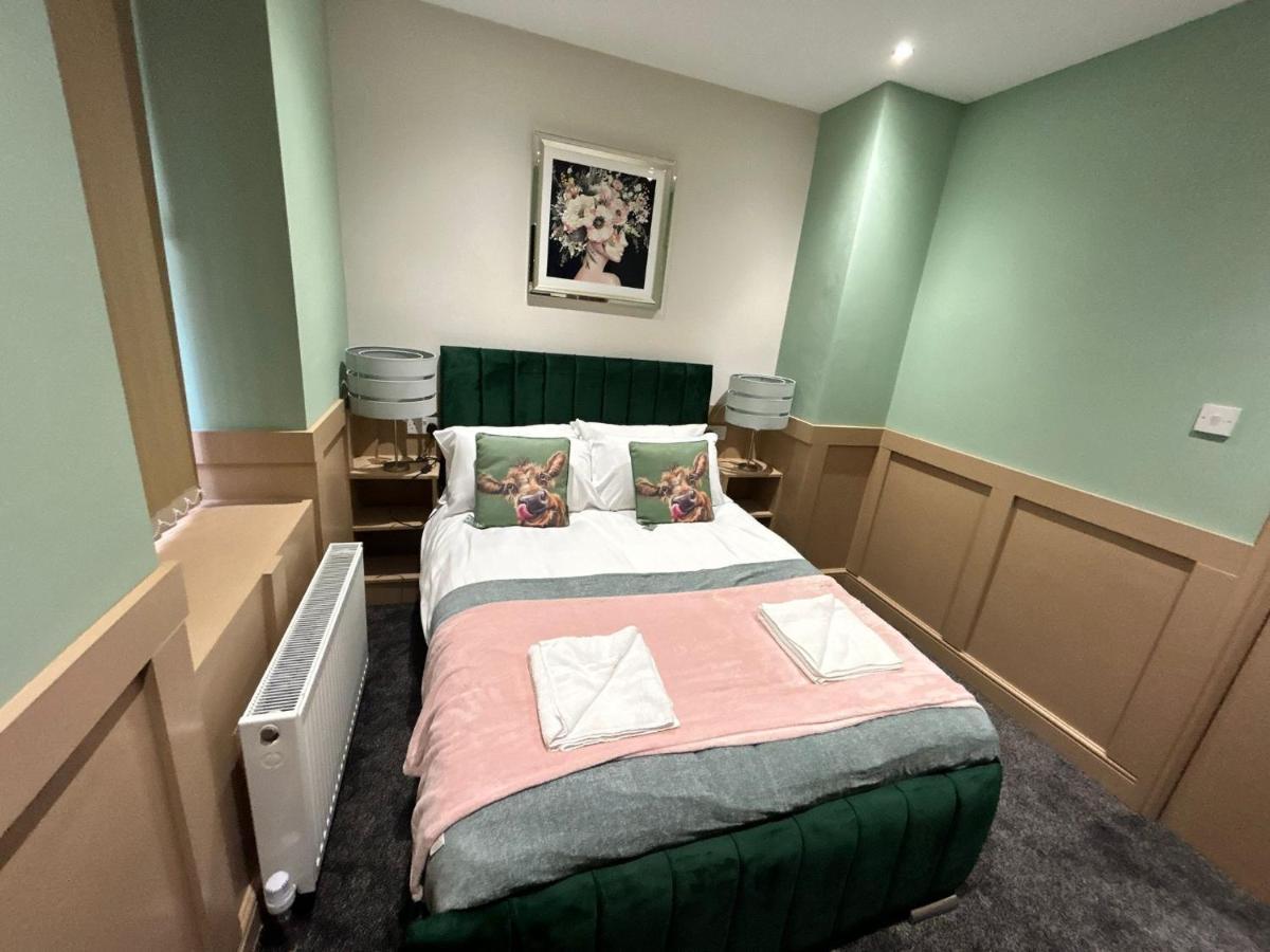Strawberry Fields Suite By Sasco Apartments Blackpool Luaran gambar