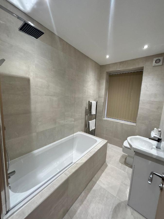 Strawberry Fields Suite By Sasco Apartments Blackpool Luaran gambar